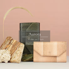 Load image into Gallery viewer, Aurora Wallet on Chain | Icelandic Fish Leather | MAYU